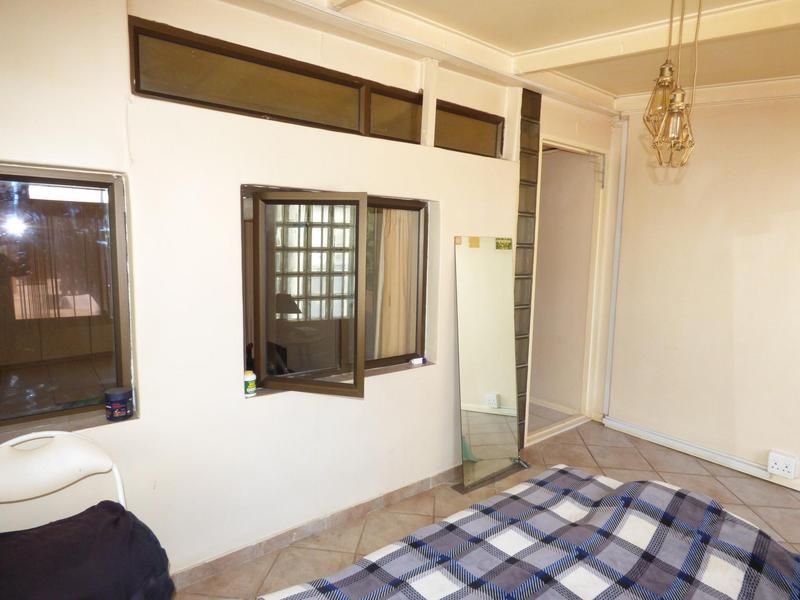 1 Bedroom Property for Sale in Tamboerskloof Western Cape